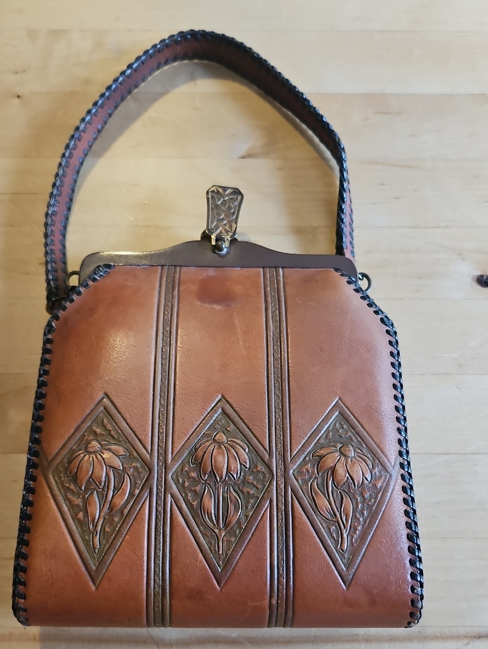 Vintage Jemco Art Nouveau Purse With Daisy Design Coin Pocket - Picture 1 of 13
